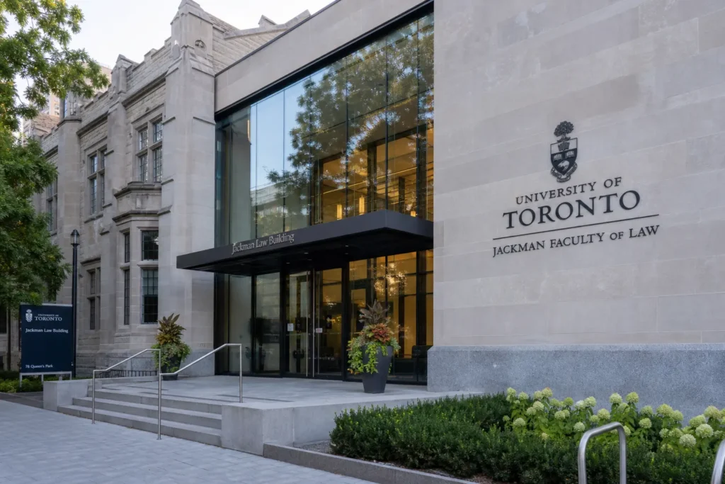 Юридический факультет U of T запретит ноутбуки на некоторых занятиях